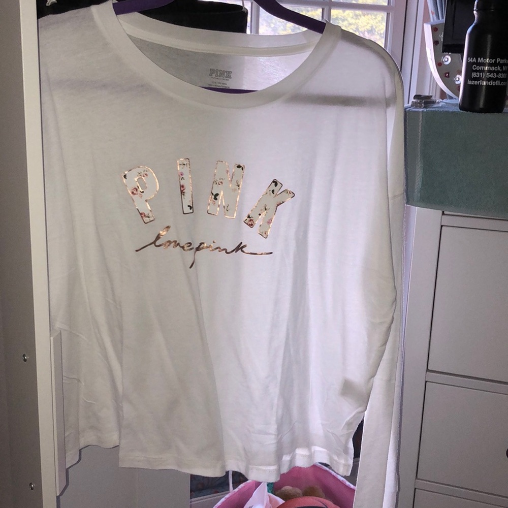 ✨VS cropped tee✨